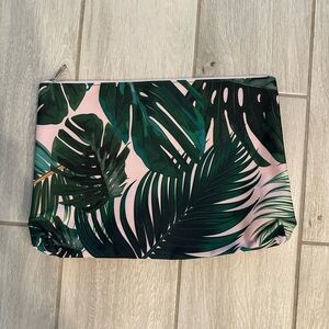 Like New! PBT- Tropical bag